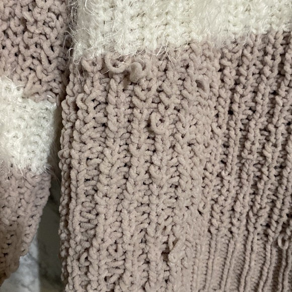 Woven Heart I Boatneck I Chunky I Sweater I Size: M - Picture 10 of 14